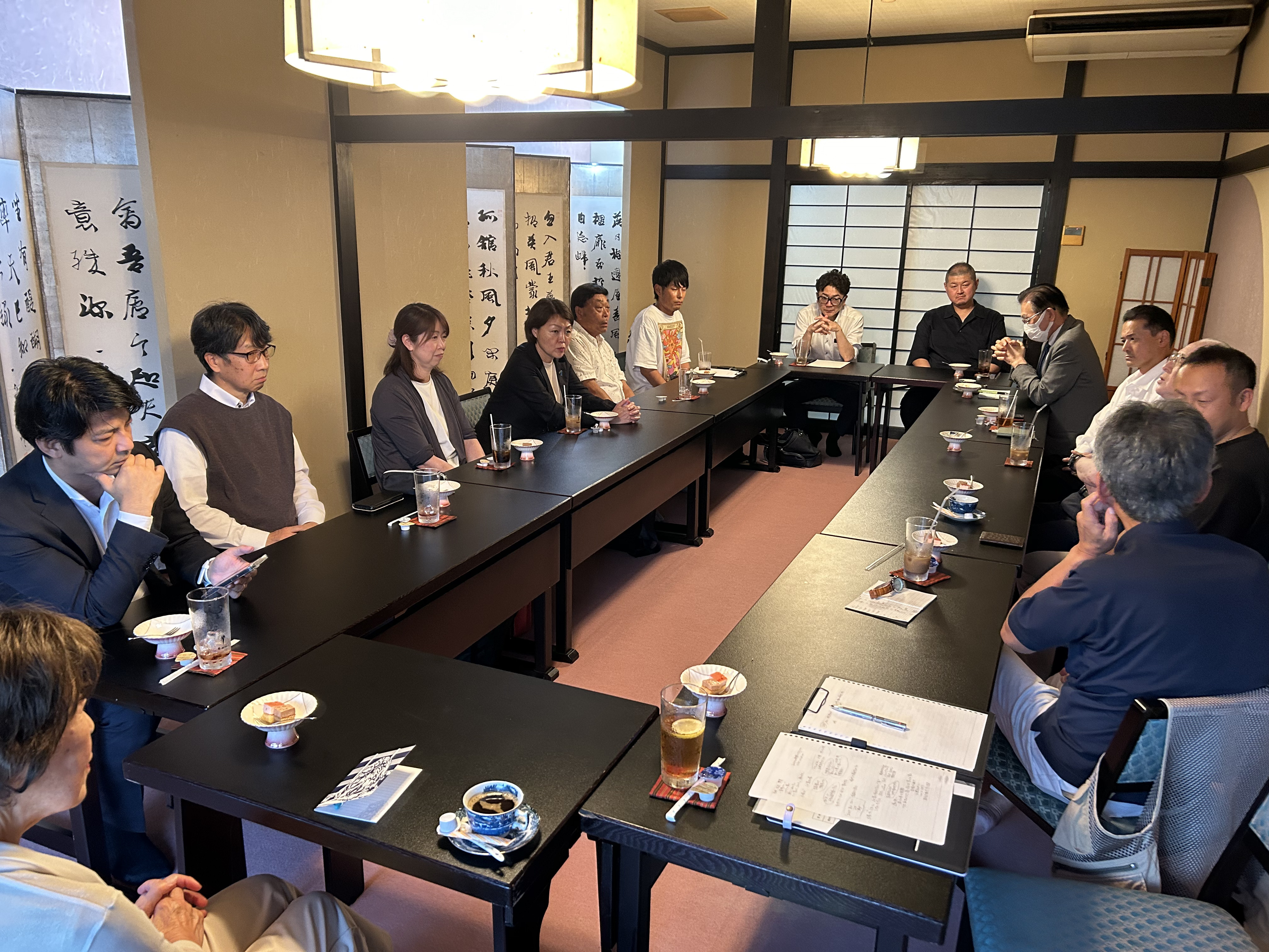 座談会.jpg