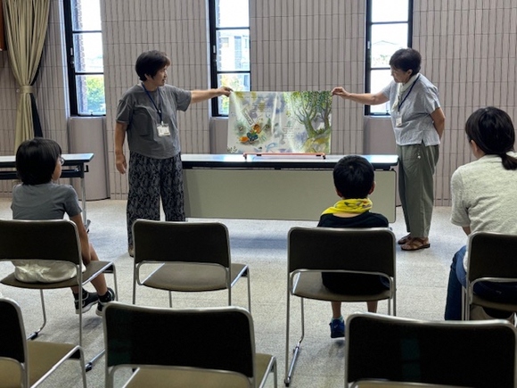 夏休みおはなし会R7の様子①.jpg