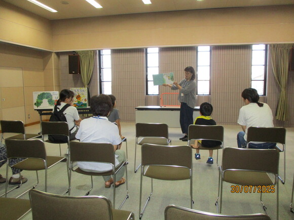 夏休みおはなし会R7の様子③.JPG
